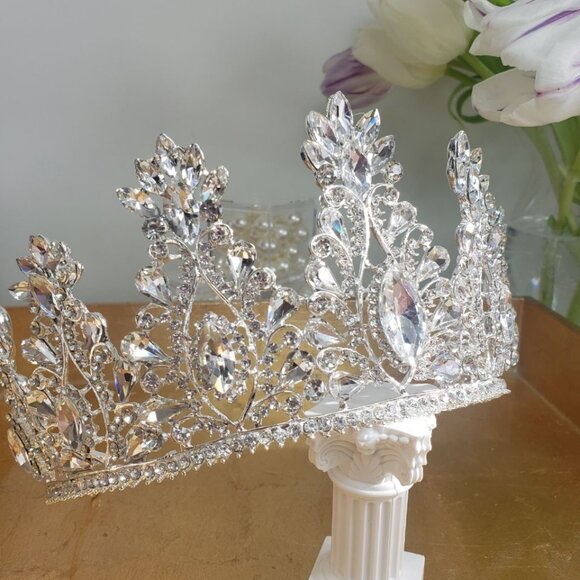NEW Lotus Tiara Large Silver colored tiara with silver / clear rhinestones - Picture 2 of 7